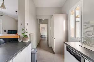 AthenSunapartment top floor 5min metro