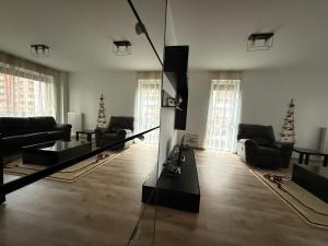 FlightDeck Apartment