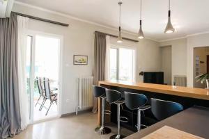 AthenSunapartment top floor 5min metro