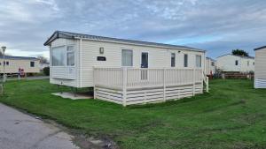 Gracie, Seal Bay Resort, Selsey