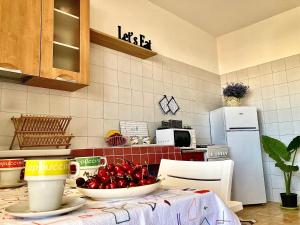 3 min Walk to Beach 3BR Apartment with Terrace AC & Parking