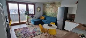 Central SkyView Apartment