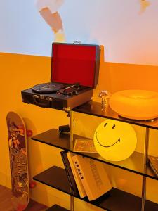 Disco Room - 605 Nguyễn Khang - Amoureux Homestays