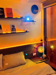 Disco Room - 605 Nguyễn Khang - Amoureux Homestays
