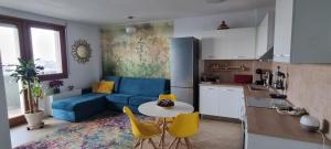 Central SkyView Apartment