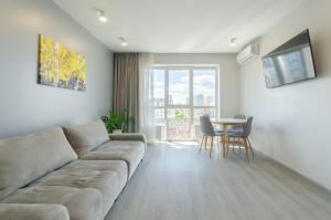 Petrovdom 20-201 in RC Kvartet modern life in Black and White, 16Г Vasyl Lypkivskyi Street