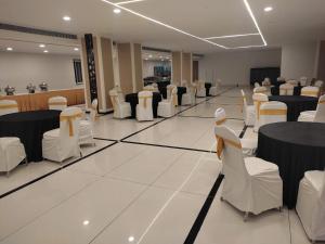 HOTEL THE FiESTA