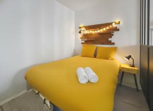 Studio rénové, calme, commerces & RER à 5 min