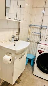 Convenient Airport Stay Beside Big Mall