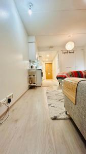 Convenient Airport Stay Beside Big Mall