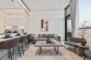 Private Pool - Amazing 1BR Apartment in JVC