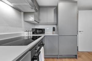 Central London Two Bedroom Luxury Serviced Apartment - Battersea, Vauxhall & Westminster