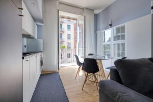 Modern apartment city center - 1 min M2 Metro