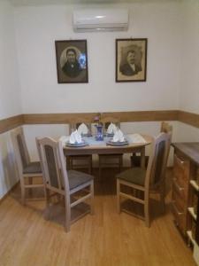 Hagyományőrző és múltidéző porta