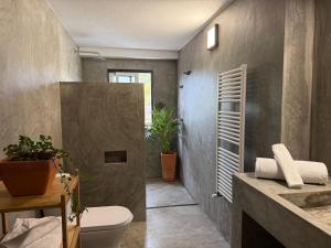 Global Chill Farm Loft