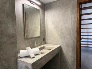 Global Chill Farm Loft