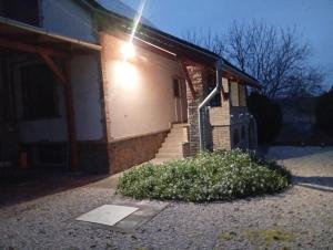 Hagyományőrző és múltidéző porta