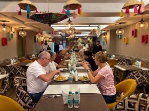 Hotel Cardinal Express Oxmo Near IGI Airport Delhi With Free Aiport Drop