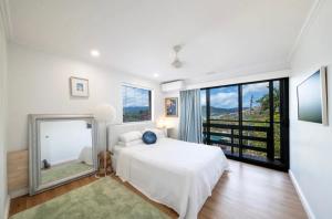 Airlie Blue - Reef Retreat