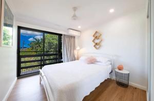 Airlie Blue - Reef Retreat