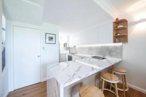 Airlie Blue - Reef Retreat