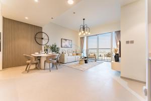 High-Floor Luxury 2BR with Full Burj Khalifa & Fountain Views, Seamless Access to Dubai Mall and Burj Park, Grande, Downtown Dubai by Deluxe Holiday Homes