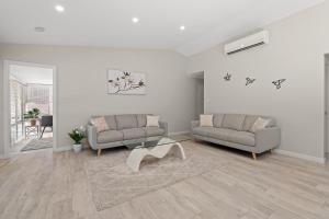 Modern Family Home, Saltwater Pool, Near Robina