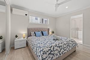 Modern Family Home, Saltwater Pool, Near Robina