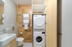 Petrovdom Apartments 13-129 in RC Nivki Park, 67b Beresteiskyi Avenue