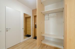 НА ВИДАЛЕННЯ! Petrovdom Apartaments 11-179 in RC Nivki Park, 67А Beresteiskyi Avenue