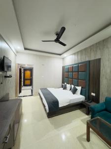 HOTEL Grand JAGDISH RESIDENCY