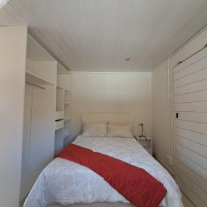 Peaceful one bedroom guesthouse in Rondebosch