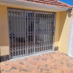 Peaceful one bedroom guesthouse in Rondebosch