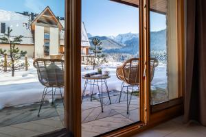 Okno na Wierchy by Apart Concept Podhale