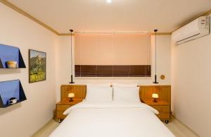 강남5분,논현역3분,명동,홍대,Itaewon, 가로수길, 강남웨딩거리,코엑스