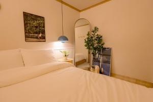 강남5분,논현역3분,명동,홍대,Itaewon, 가로수길, 강남웨딩거리,코엑스