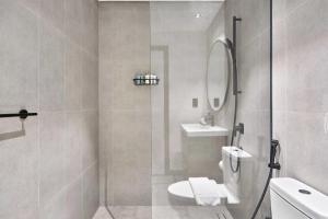 Premium 15 Northside Residences in Business Bay, Close to Downtown Dubai & Burj Khalifa by Stayfinity