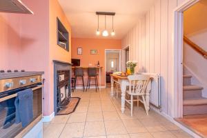 Charming Cottage in the Heart of Newport - Pass the Keys