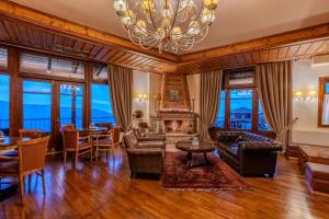 Alpen House Hotel & Suites