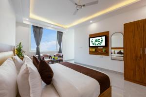 Hotel De Clark Luxury Airport Hotel near Delhi IGI Airport T3 with Free WiFi & 24x7 Check-in