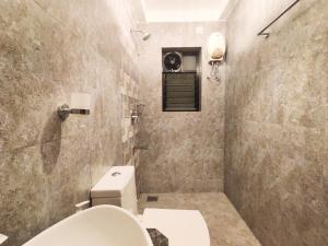Cozy Assagao 1BHK Apartment with Pool, WiFi & Near Hotspots