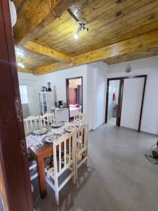 Casa no Ribeirão da Ilha - Florianópolis - Pé na areia - ar cond - pet - familia