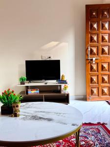 The Calm Courtyard- Pune