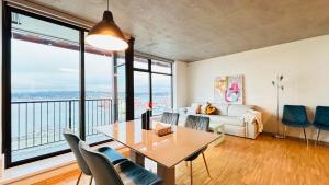 Ocean and Mountain View Home - Downtown Vancouver