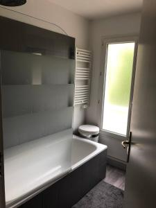 Chez Marie et Baptiste, bel appartement en résidence avec piscine, tennis