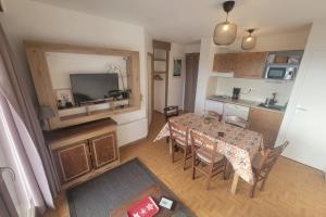 Vue spectaculaire, Appartement T3 pied des pistes, terrasse, parking, 6 pers