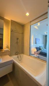 Astra condo清迈市中心古城高端温馨公寓两卫浴wifi泳池健身房山景城景房