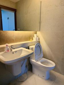 Astra condo清迈市中心古城高端温馨公寓两卫浴wifi泳池健身房山景城景房