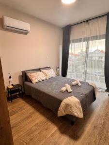 Maroullas Modern & Spacious Family Home near the Beach