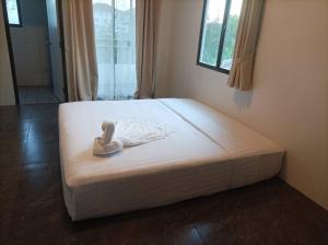 Comfy Hotels Self Check in and Share Bathroom คอมฟี่ โฮเทล เช็คอินด้วยตนเอง และ ห้องน้ำรวม ซอยกิ่งแก้ว 31ก